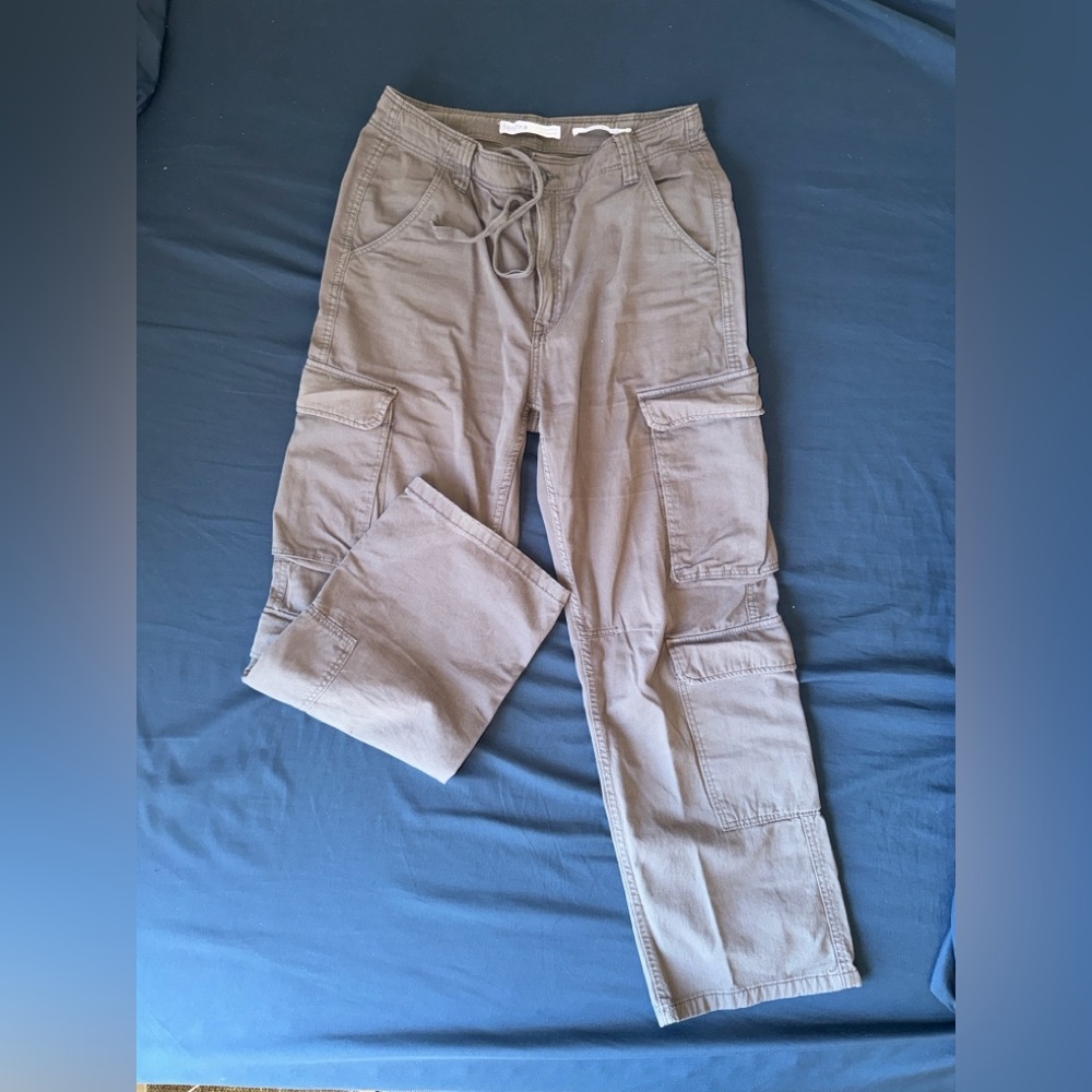 Bershka Women’s light gray Cargo Pants